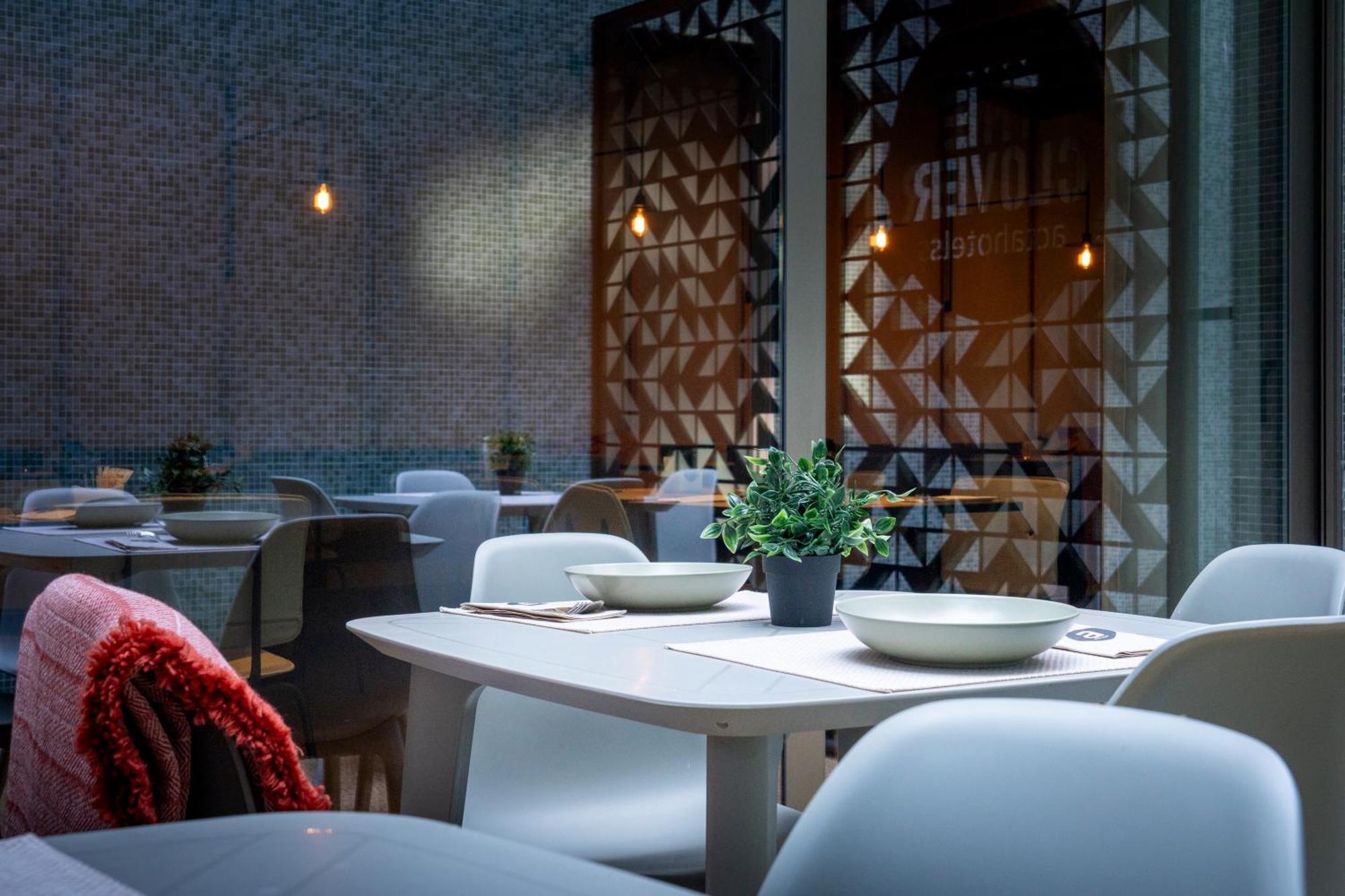 Acta The Clover Porto Exterior foto